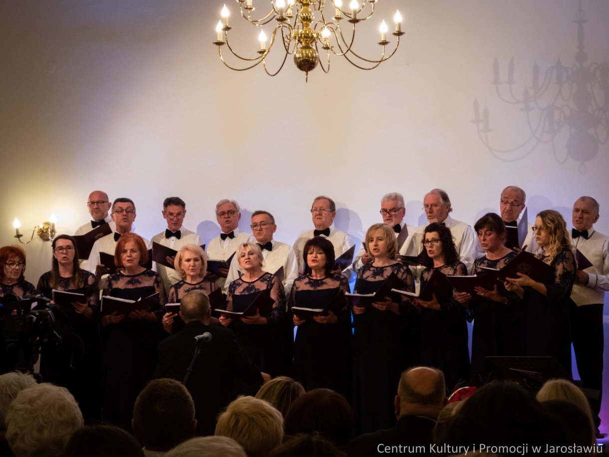 chór Jarosław podczas koncertu