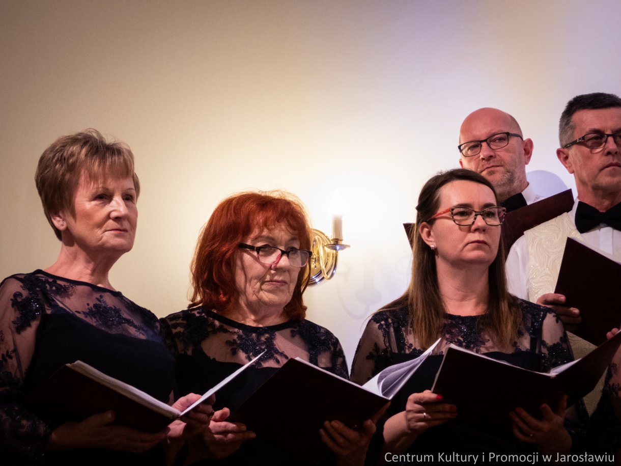 chór Jarosław podczas koncertu