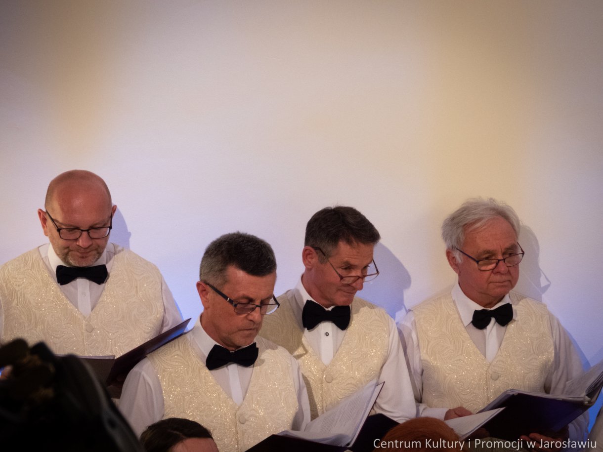 chór Jarosław podczas koncertu