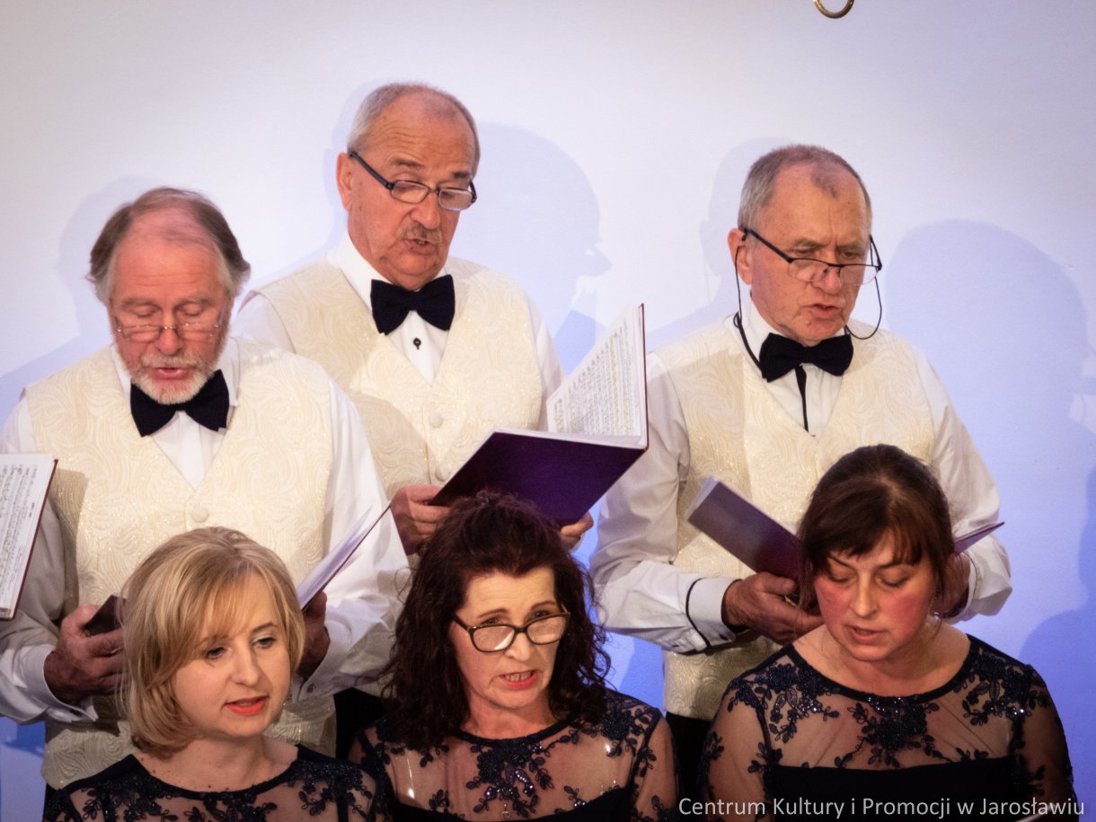 chór Jarosław podczas koncertu