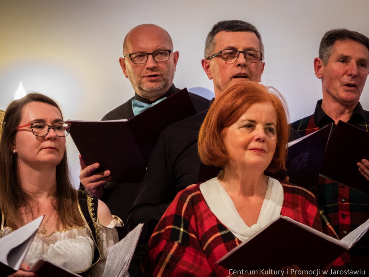 chór Jarosław podczas koncertu