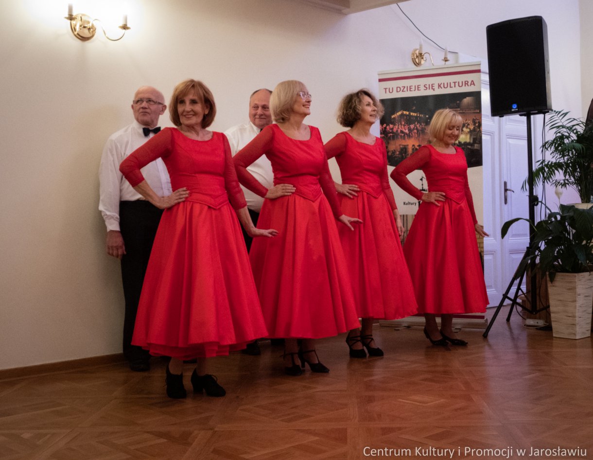 tancerze Zespołu tańca Towarzyskiego Balans