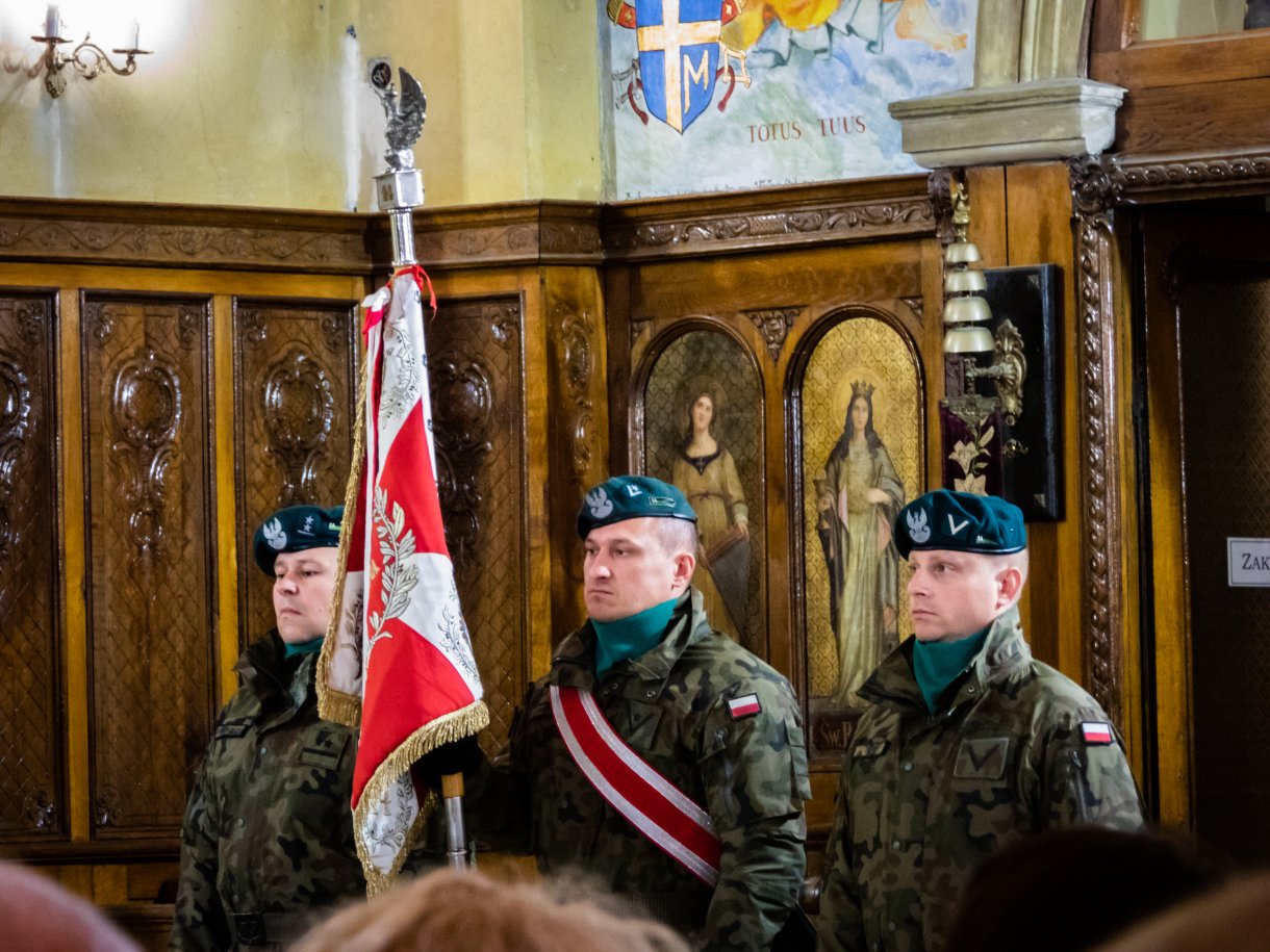 wojskowy poczet sztandarowy