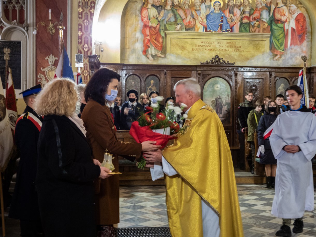 składanie darów w kościele