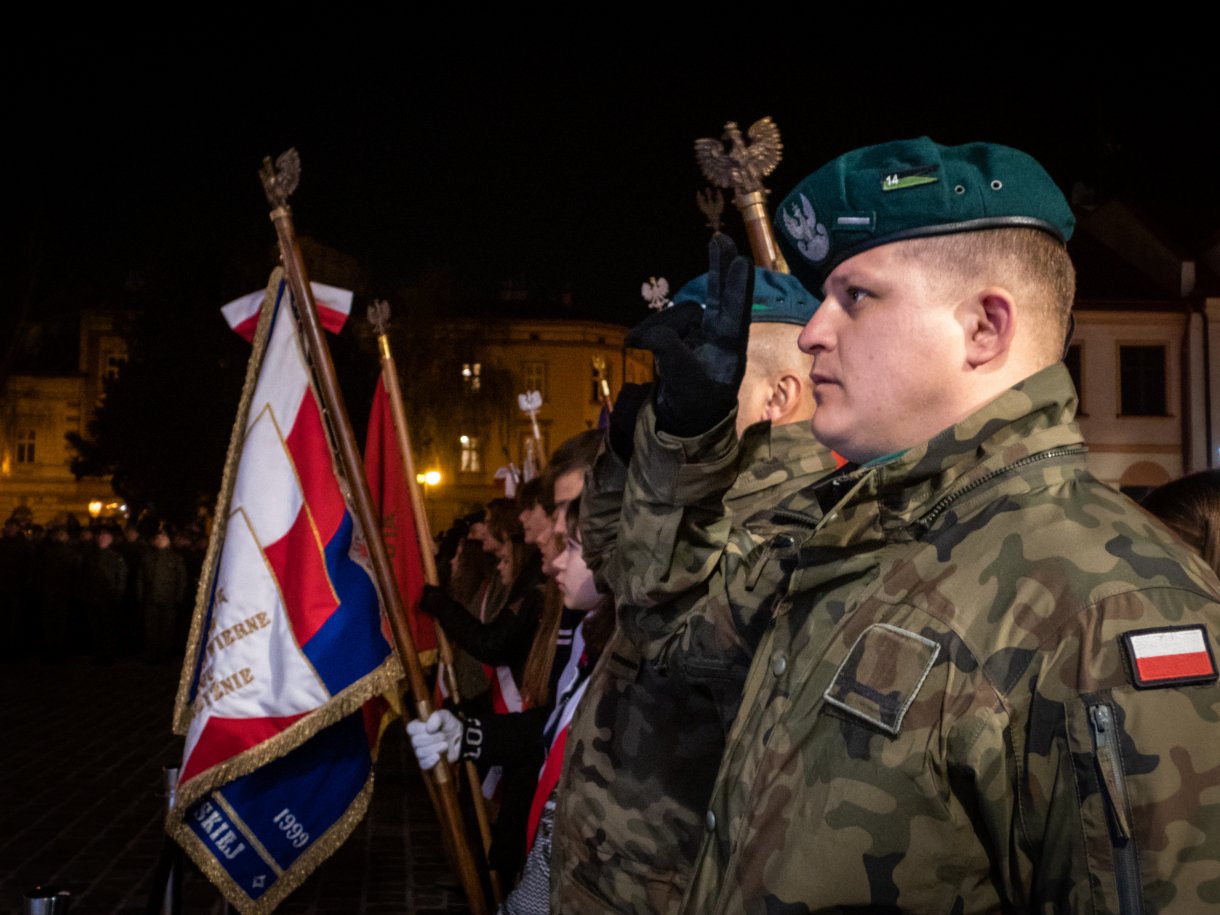 uczestnicy obchodów święta niepodległości