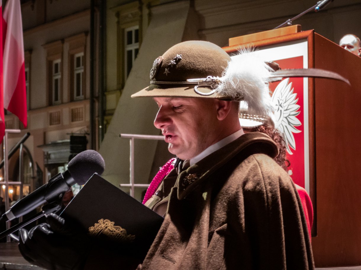 uczestnicy obchodów święta niepodległości