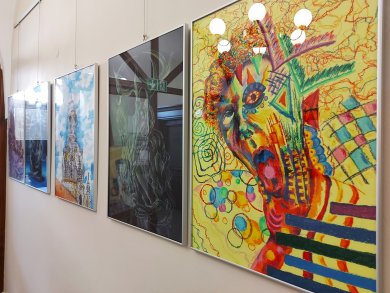 Galeria w Holu – Julia Wojtowicz „Eksperymenty” „Eksperymenty ”  Julia Wojtowicz. Techniki różne.