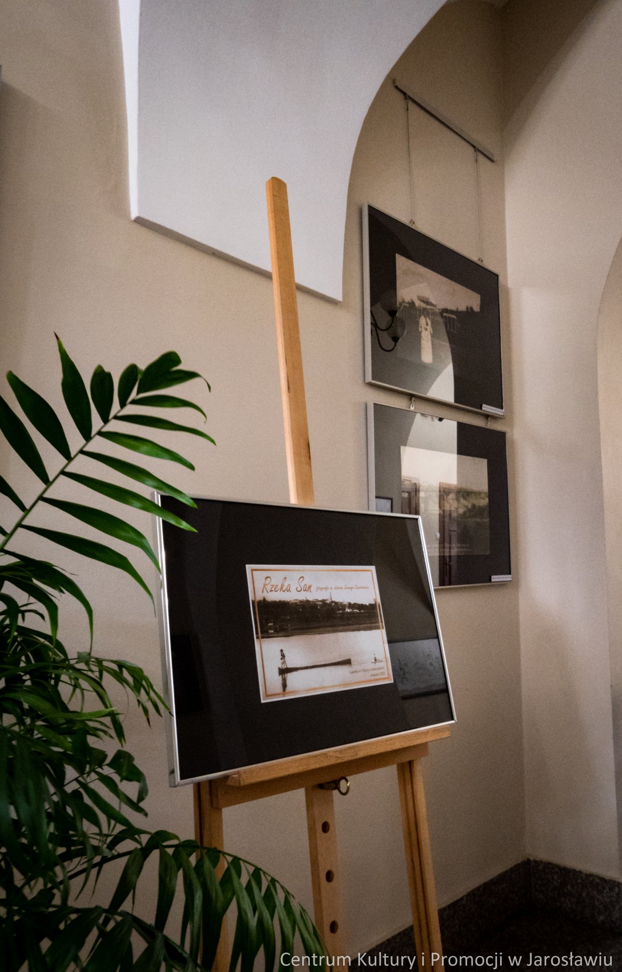 Galeria w Holu u Attavantich marzec 2022 Rzeka San fotografie ze zbiorów Jerzego Czechowicza