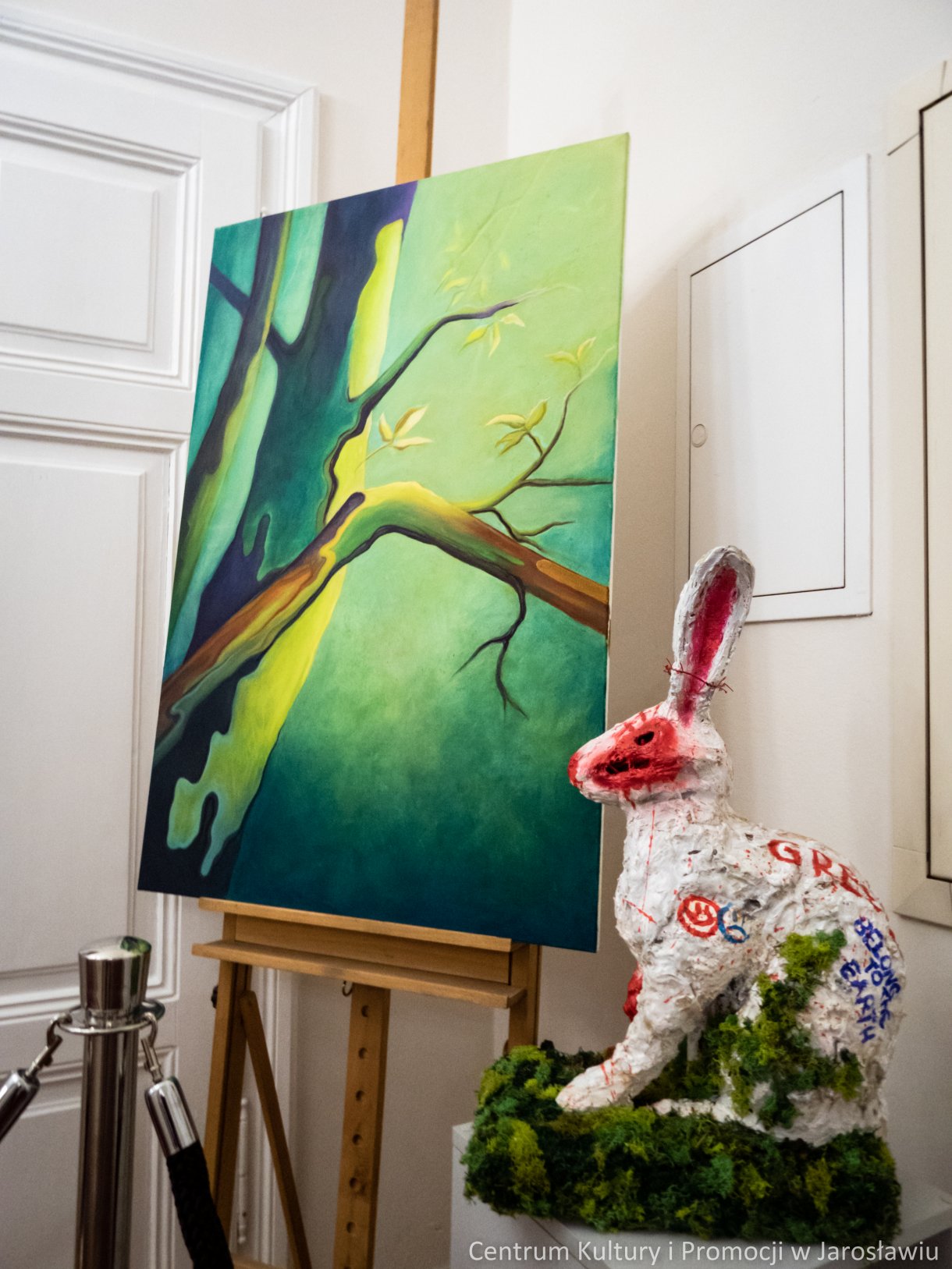 Galeria Debiutów u Attavantich: Aleksandra Jucha „FANTASMAGORIA” Wystawa malarstwa i rysunku uczennicy Państwowego Liceum Sztuk Plastycznych im. Stanisława Wyspańskiego w Jarosławiu (ZSP w Jarosławiu). Czas trwania wystawy: marzec 2022