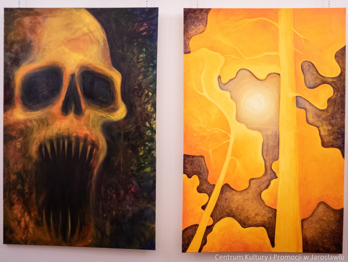 Galeria Debiutów u Attavantich: Aleksandra Jucha „FANTASMAGORIA” Wystawa malarstwa i rysunku uczennicy Państwowego Liceum Sztuk Plastycznych im. Stanisława Wyspańskiego w Jarosławiu (ZSP w Jarosławiu). Czas trwania wystawy: marzec 2022