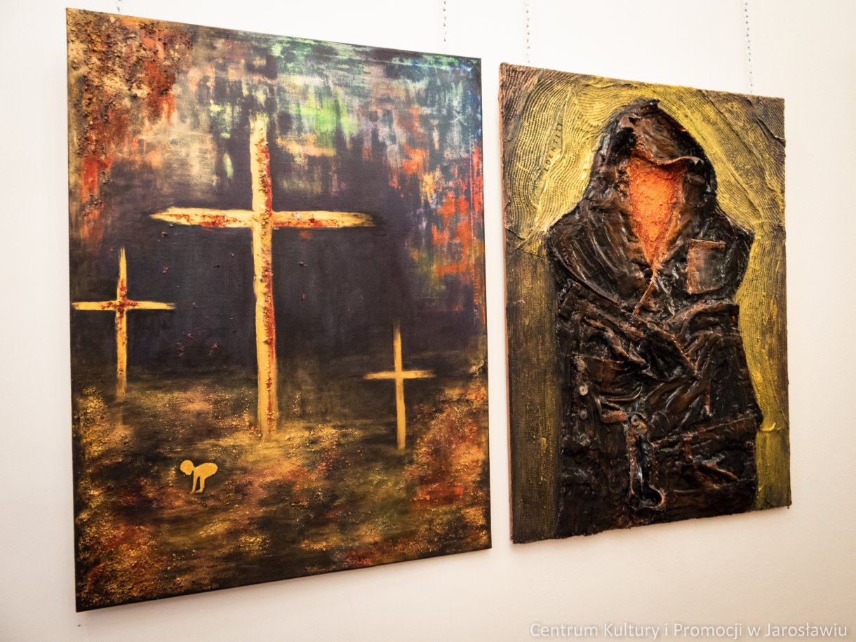 Galeria Debiutów u Attavantich: Aleksandra Jucha „FANTASMAGORIA” Wystawa malarstwa i rysunku uczennicy Państwowego Liceum Sztuk Plastycznych im. Stanisława Wyspańskiego w Jarosławiu (ZSP w Jarosławiu). Czas trwania wystawy: marzec 2022