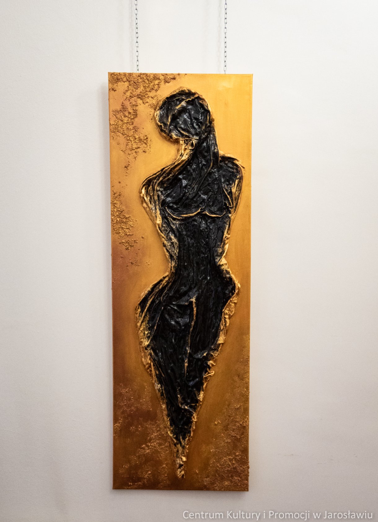 Galeria Debiutów u Attavantich: Aleksandra Jucha „FANTASMAGORIA” Wystawa malarstwa i rysunku uczennicy Państwowego Liceum Sztuk Plastycznych im. Stanisława Wyspańskiego w Jarosławiu (ZSP w Jarosławiu). Czas trwania wystawy: marzec 2022