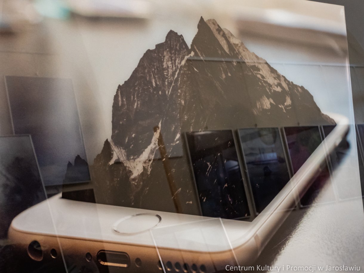 FOTONANIPULACJE wystawa grafiki uczniów kierunku Fotografia i Multimedia Zespołu Szkół Innowacyjnych w Jarosławiu opiekun: dr Beata Jagieła