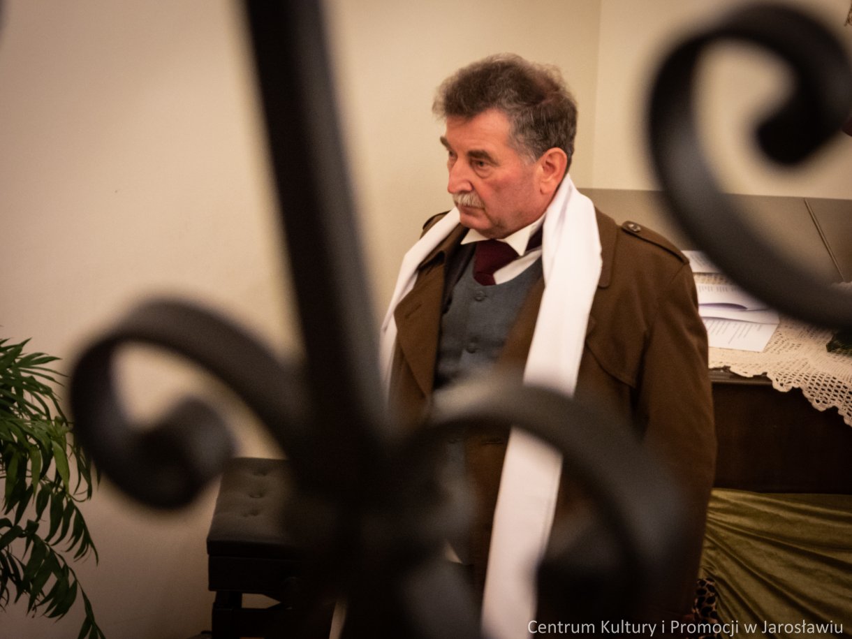 Aktorzy Teatru Baccalaureus nie raz udowodnili, że scena to ich żywioł. Nie inaczej było podczas piątkowej premiery dramatu „Moralność Pani Dulskiej”, gdzie aktorzy ukazali swoja znakomitą grę aktorską.  Premiera miała miejsce 11 marca w Sali Lustrzanej Centrum Kultury i Promocji w Jarosławiu. Teatr, pod kierownictwem Doroty Białek wystawił „Moralność Pani Dulskiej”, która była adaptacją dramatu Gabrieli Zapolskiej pod tym samym tytułem. Po spektaklu, Kabaret „Młodzi Duchem” zaprezentował f4ragmenty programu „Ja Ci pokażę – czyli sprawy damsko-męskie”.  