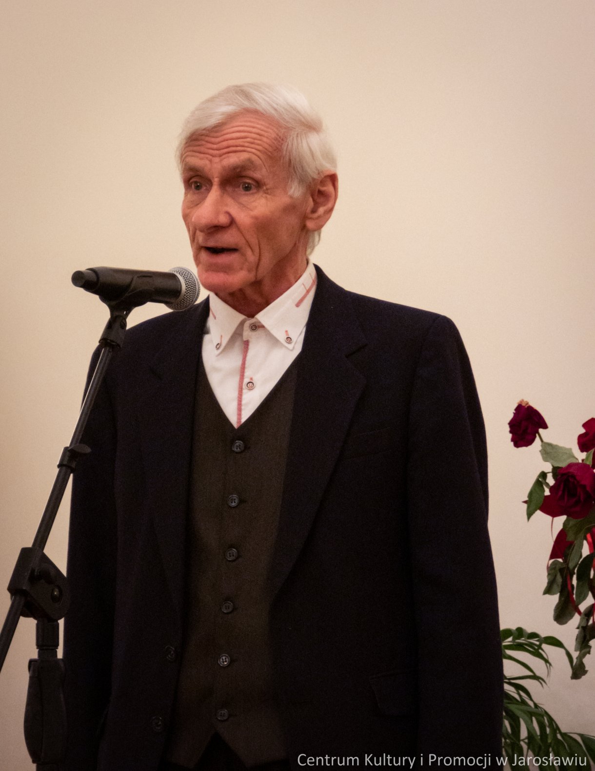 Aktorzy Teatru Baccalaureus nie raz udowodnili, że scena to ich żywioł. Nie inaczej było podczas piątkowej premiery dramatu „Moralność Pani Dulskiej”, gdzie aktorzy ukazali swoja znakomitą grę aktorską.  Premiera miała miejsce 11 marca w Sali Lustrzanej Centrum Kultury i Promocji w Jarosławiu. Teatr, pod kierownictwem Doroty Białek wystawił „Moralność Pani Dulskiej”, która była adaptacją dramatu Gabrieli Zapolskiej pod tym samym tytułem. Po spektaklu, Kabaret „Młodzi Duchem” zaprezentował f4ragmenty programu „Ja Ci pokażę – czyli sprawy damsko-męskie”.  