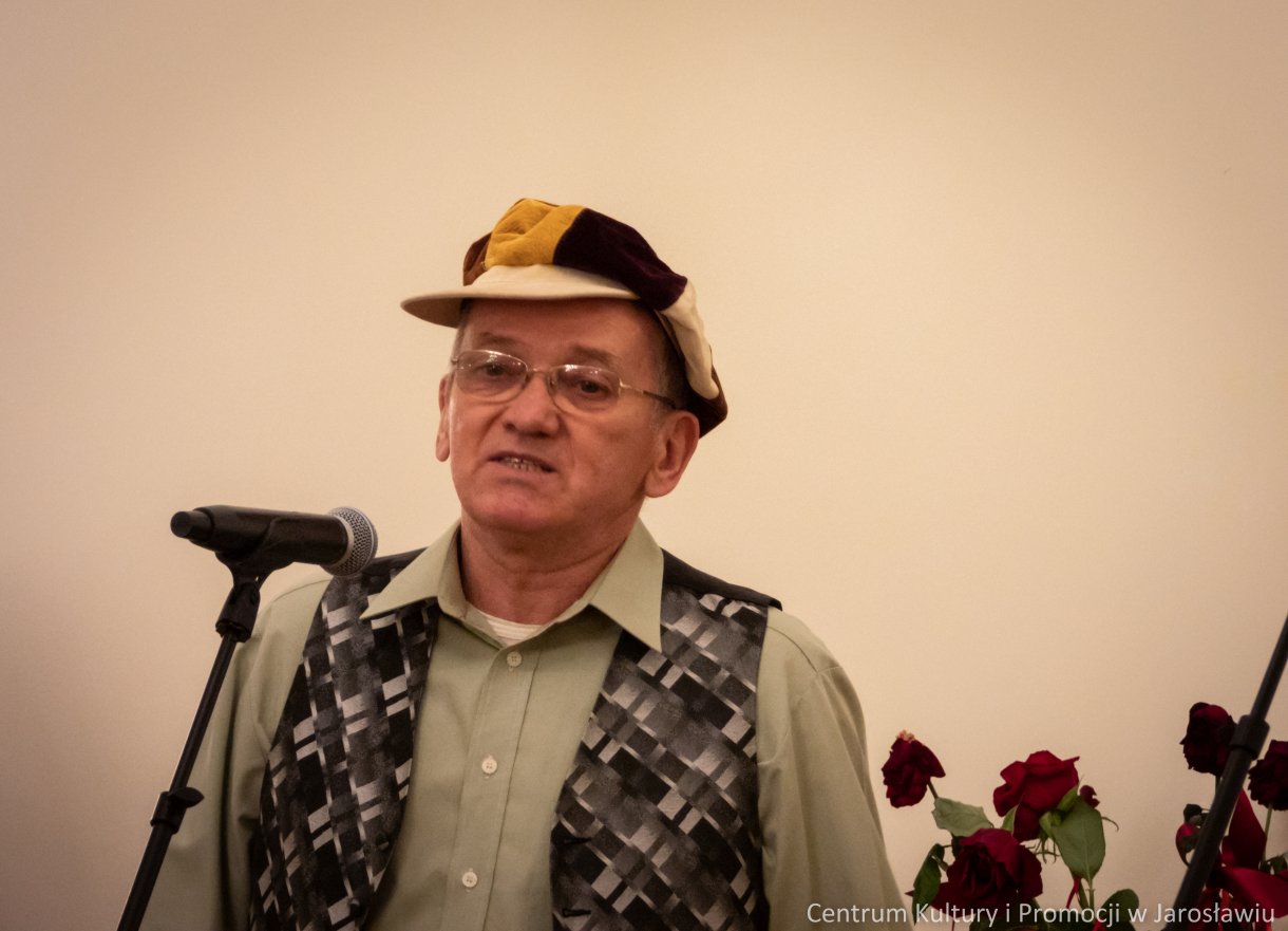 Aktorzy Teatru Baccalaureus nie raz udowodnili, że scena to ich żywioł. Nie inaczej było podczas piątkowej premiery dramatu „Moralność Pani Dulskiej”, gdzie aktorzy ukazali swoja znakomitą grę aktorską.  Premiera miała miejsce 11 marca w Sali Lustrzanej Centrum Kultury i Promocji w Jarosławiu. Teatr, pod kierownictwem Doroty Białek wystawił „Moralność Pani Dulskiej”, która była adaptacją dramatu Gabrieli Zapolskiej pod tym samym tytułem. Po spektaklu, Kabaret „Młodzi Duchem” zaprezentował f4ragmenty programu „Ja Ci pokażę – czyli sprawy damsko-męskie”.  