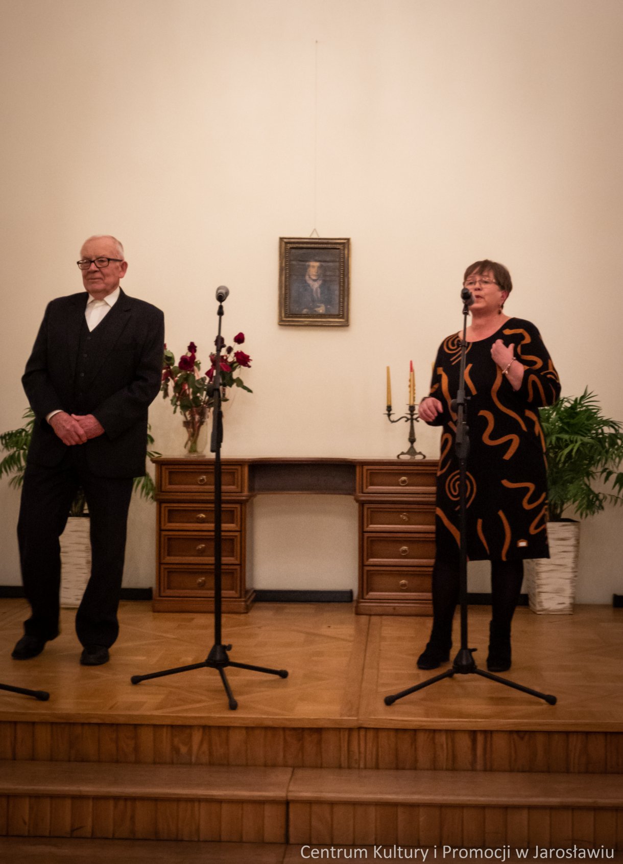 Aktorzy Teatru Baccalaureus nie raz udowodnili, że scena to ich żywioł. Nie inaczej było podczas piątkowej premiery dramatu „Moralność Pani Dulskiej”, gdzie aktorzy ukazali swoja znakomitą grę aktorską.  Premiera miała miejsce 11 marca w Sali Lustrzanej Centrum Kultury i Promocji w Jarosławiu. Teatr, pod kierownictwem Doroty Białek wystawił „Moralność Pani Dulskiej”, która była adaptacją dramatu Gabrieli Zapolskiej pod tym samym tytułem. Po spektaklu, Kabaret „Młodzi Duchem” zaprezentował f4ragmenty programu „Ja Ci pokażę – czyli sprawy damsko-męskie”.  