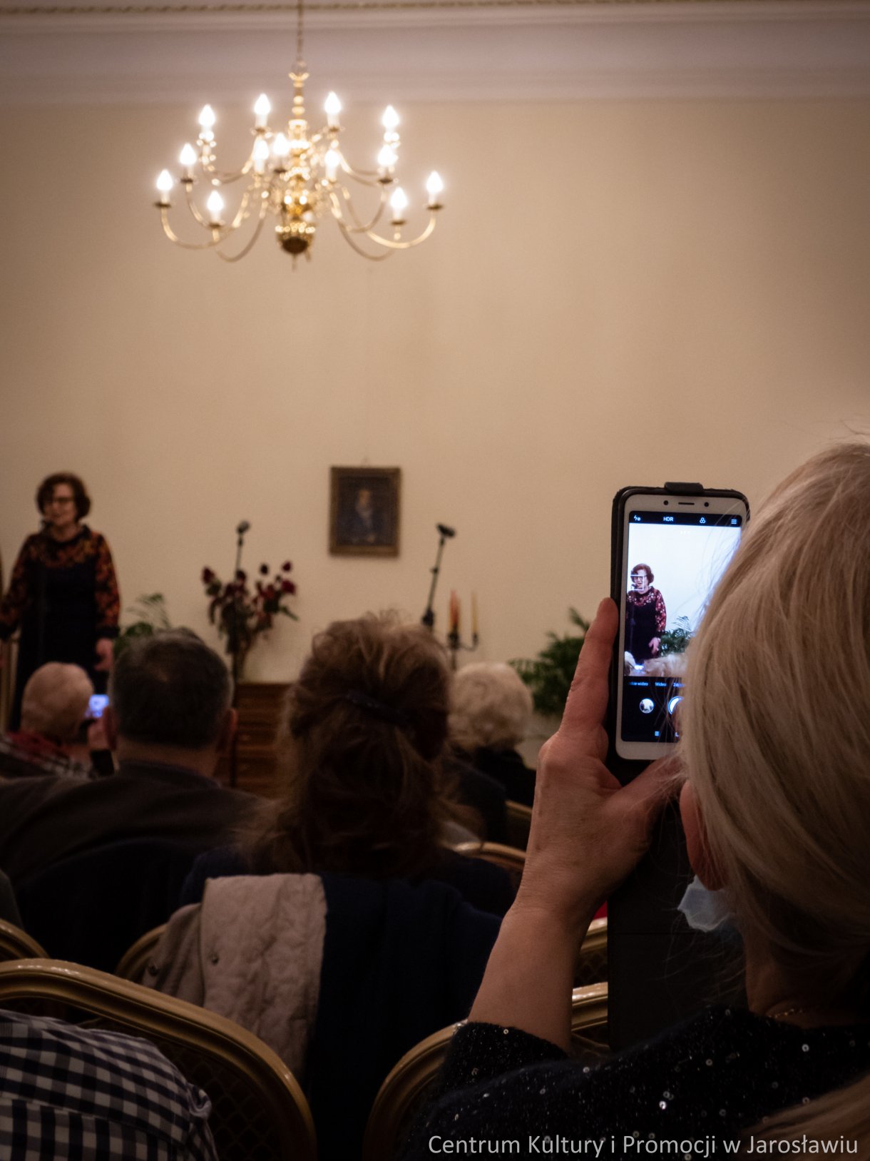 Aktorzy Teatru Baccalaureus nie raz udowodnili, że scena to ich żywioł. Nie inaczej było podczas piątkowej premiery dramatu „Moralność Pani Dulskiej”, gdzie aktorzy ukazali swoja znakomitą grę aktorską.  Premiera miała miejsce 11 marca w Sali Lustrzanej Centrum Kultury i Promocji w Jarosławiu. Teatr, pod kierownictwem Doroty Białek wystawił „Moralność Pani Dulskiej”, która była adaptacją dramatu Gabrieli Zapolskiej pod tym samym tytułem. Po spektaklu, Kabaret „Młodzi Duchem” zaprezentował f4ragmenty programu „Ja Ci pokażę – czyli sprawy damsko-męskie”.  