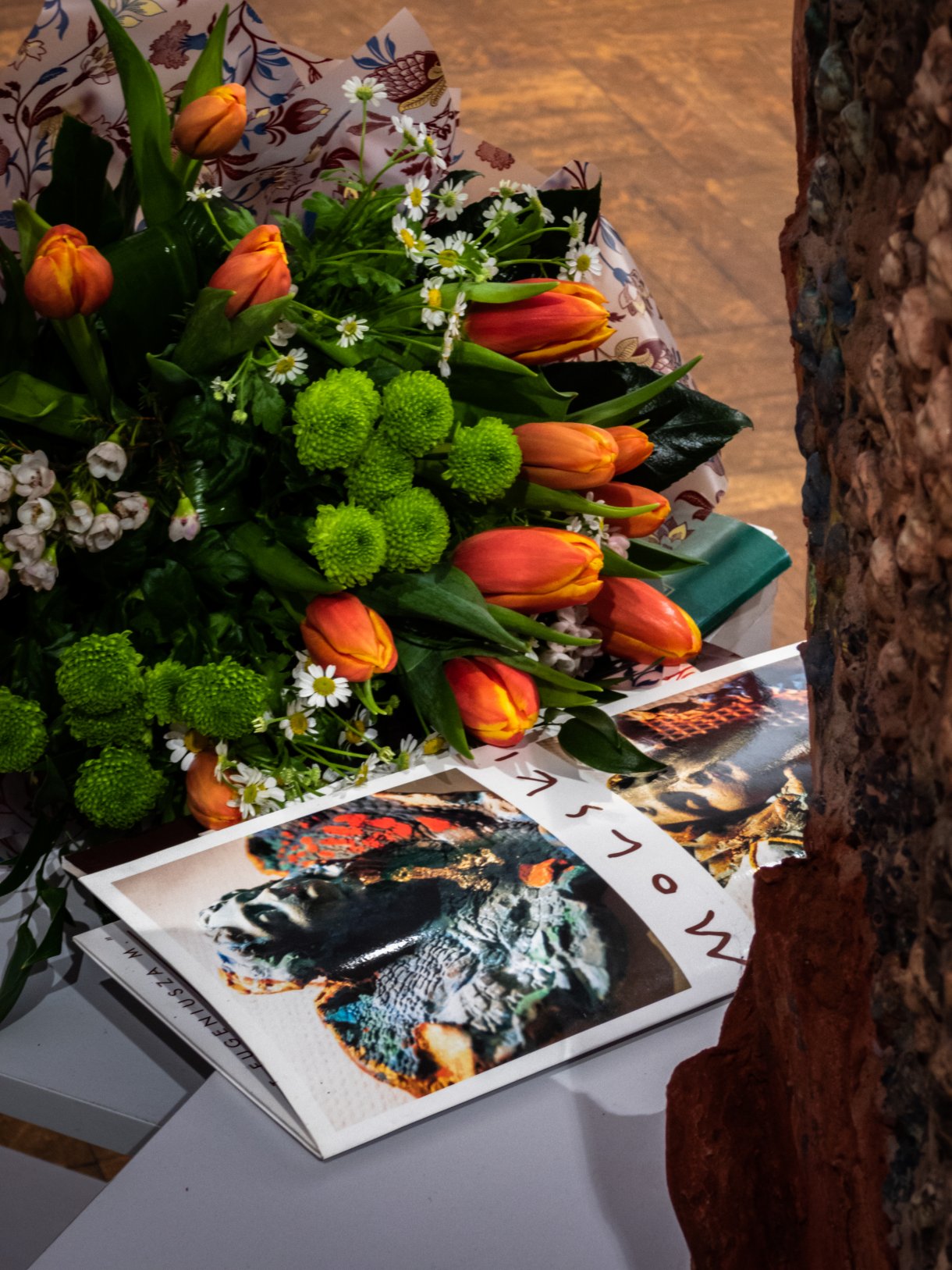 katalog Eugeniusza Molskiego z kwiatami