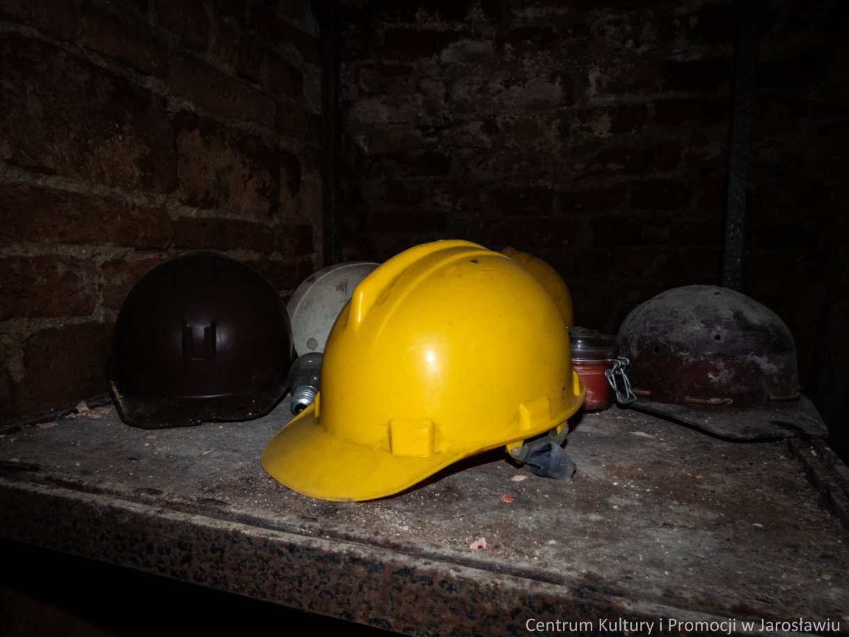 kaski ekipy ratującej podziemia