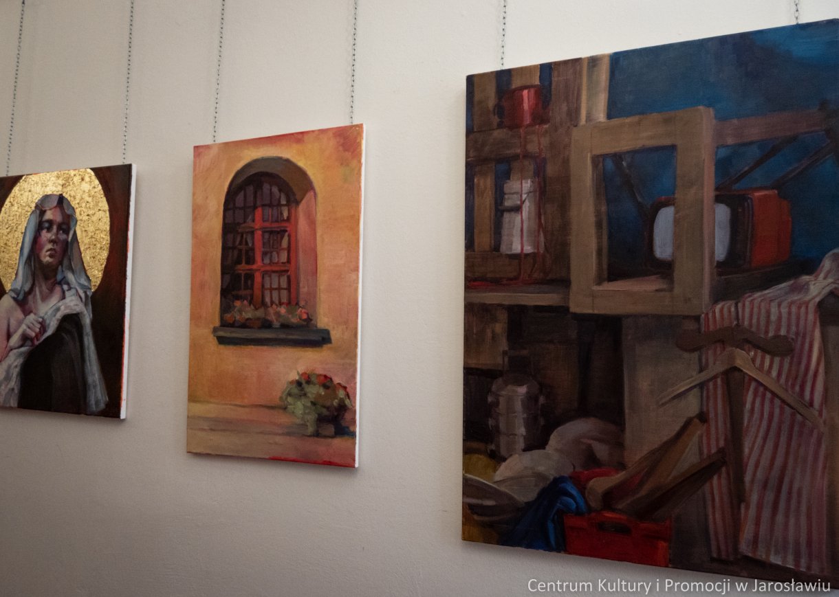 Galeria Debiutów u Attavantich: Amelia Szal „DEBIUT” Malarstwo, rysunek Wystawa uczennicy Państwowego Liceum Sztuk Plastycznych im. Stanisława Wyspańskiego w Jarosławiu (ZSP w Jarosławiu). Czas trwania wystawy: maj 2022