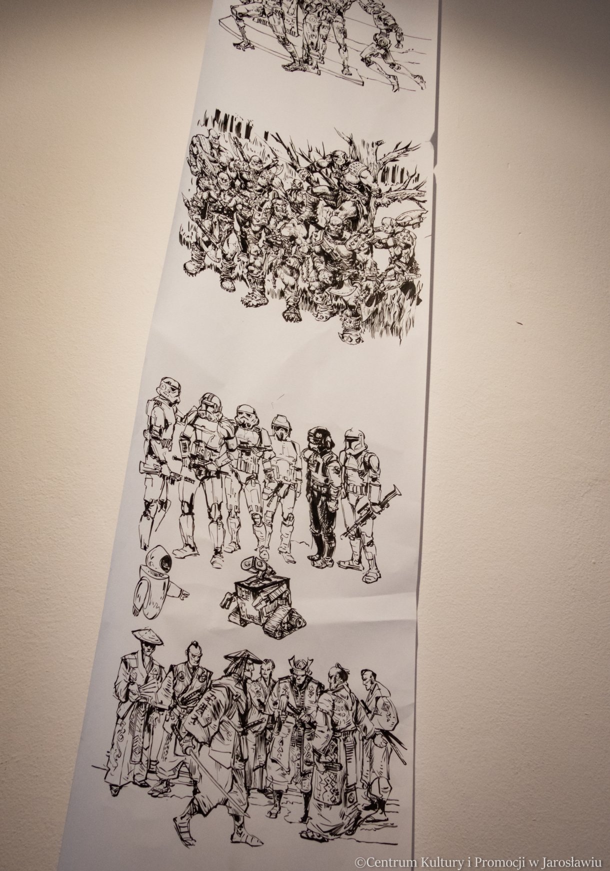 Tymon Wodnicki www.tymon.pl Ur. 1971 r. Absolwent Akademii Sztuk Pięknych w Krakowie. Dyplom na Wydziale Rzeźby w pracowni prof. St. Borzęckiego z aneksem z rysunku w pracowni prof. B. Salwińskiego w 1996 roku. Udział w wielu wystawach zbiorowych i indywidualnych. Członek Związku Polskich Artystów Plastyków. Mieszka i pracuje w Warszawie.