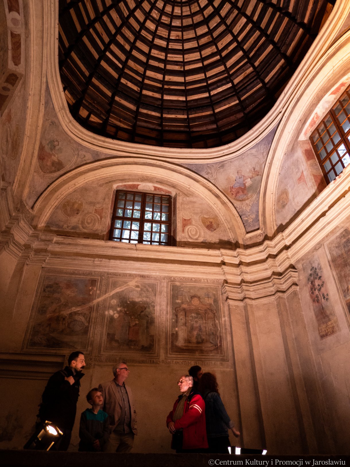 prezbiterium, zwiedzanie