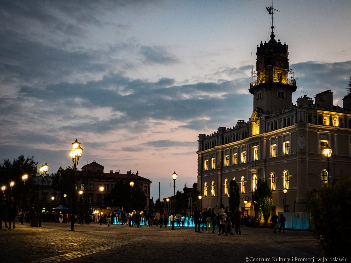 widok na jarosławski rynek