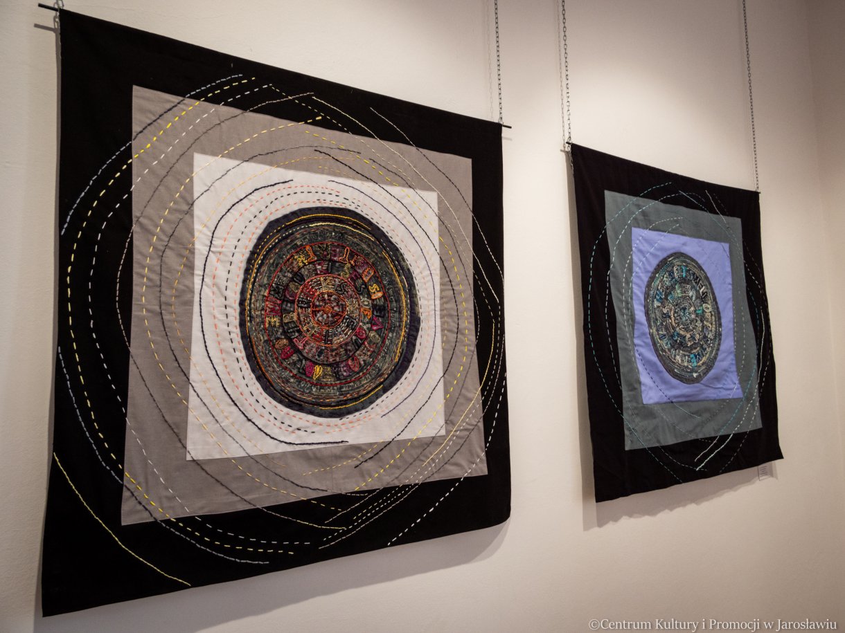 wystawa Multi-Images - tkanina artystyczna