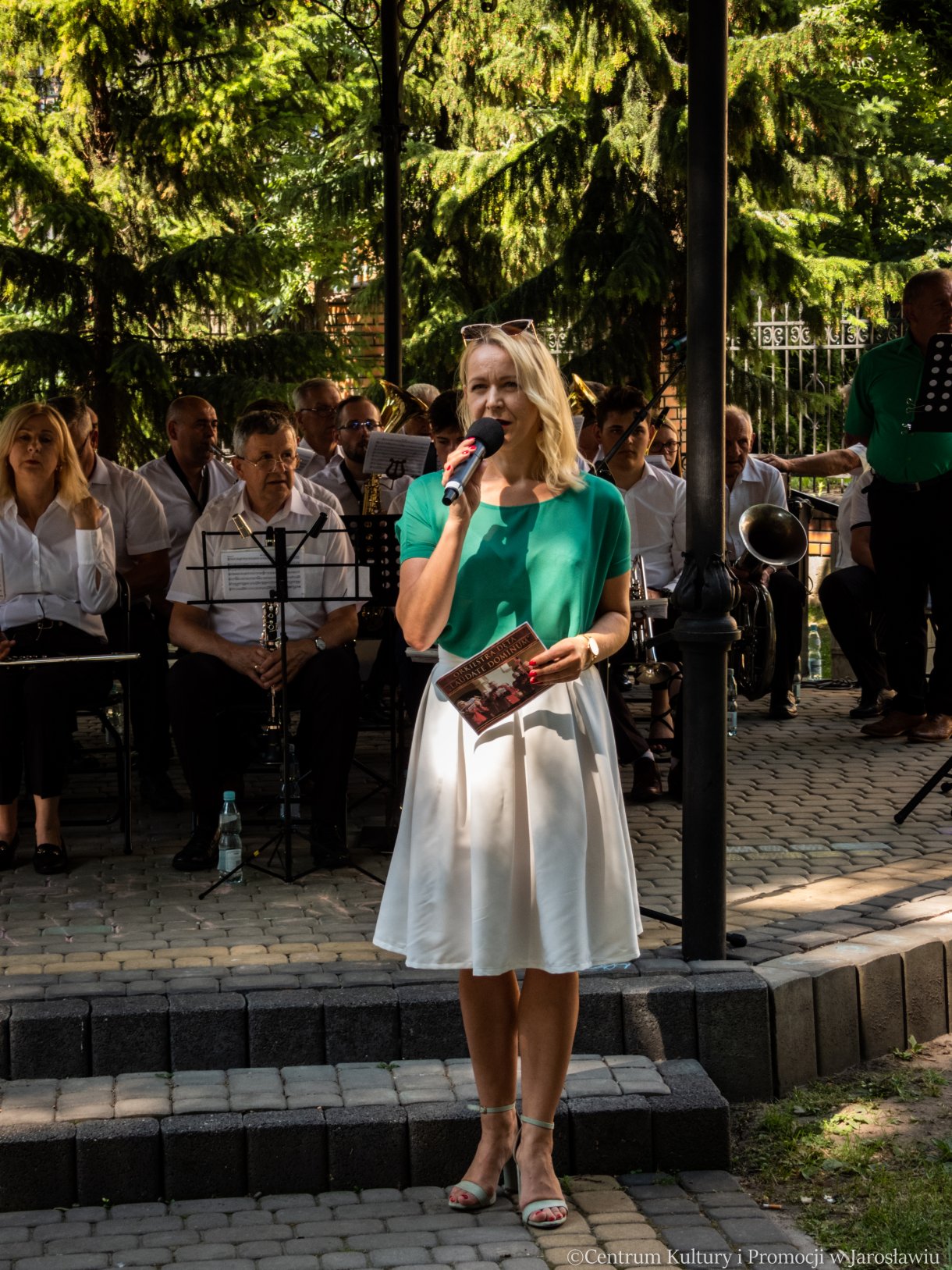 prowadząca B. Korczewska