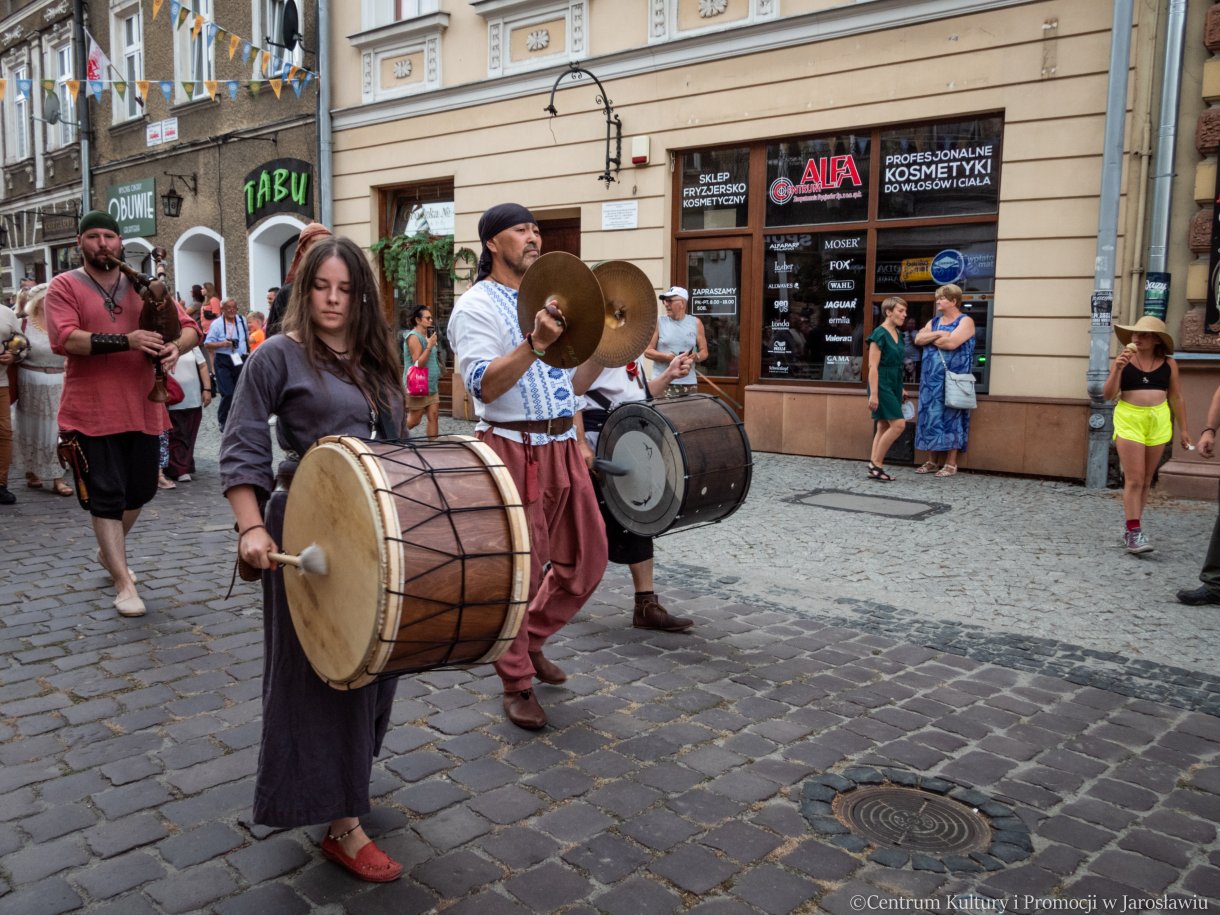 Zespół Muzyki Dawnej Szelindek podczas korowodu