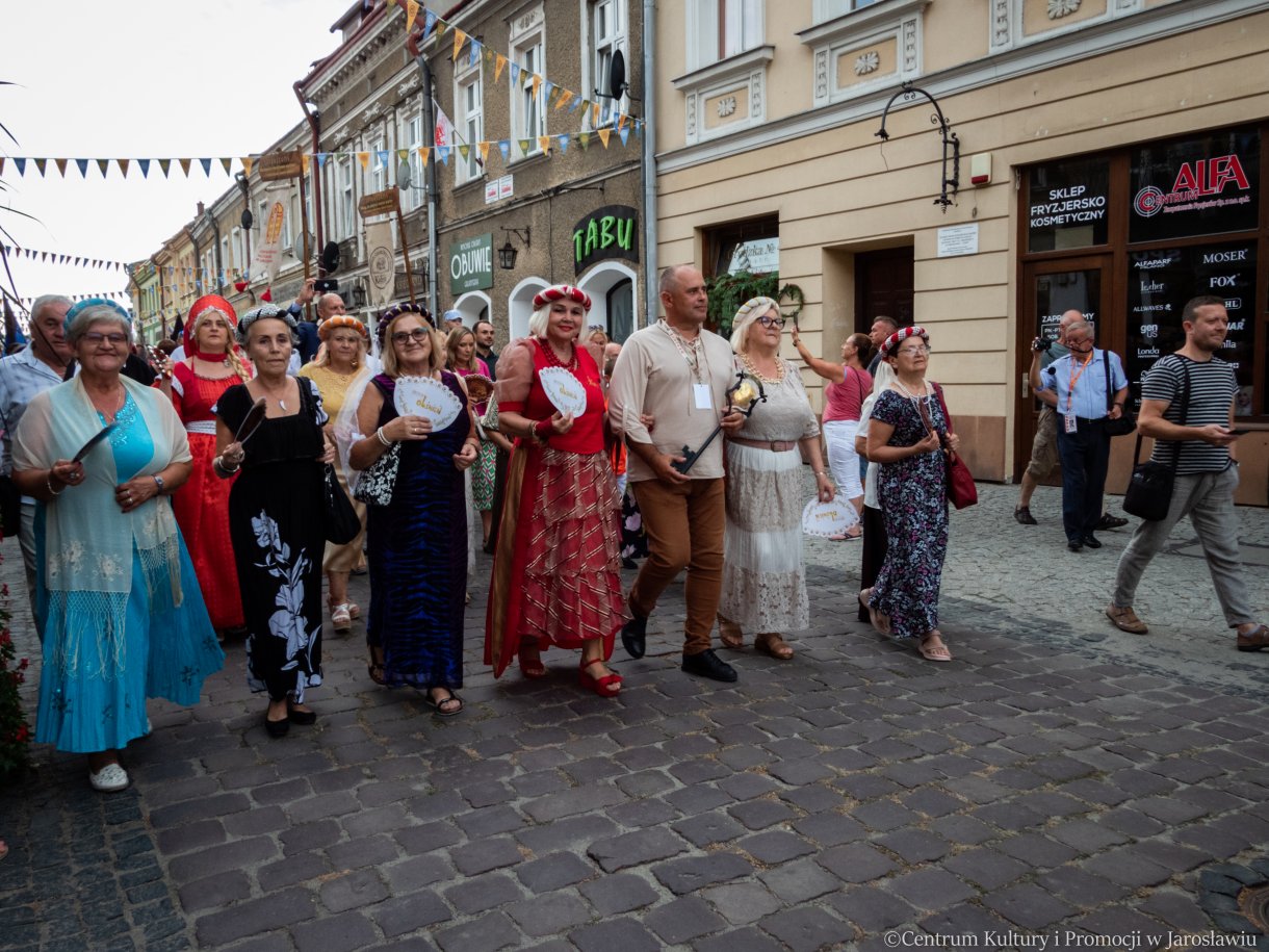 korowód jarmarkowy
