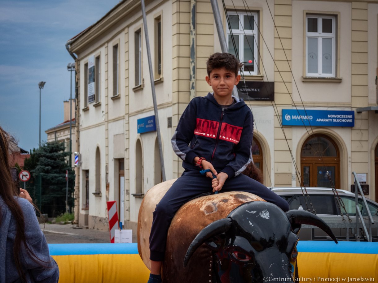atrakcje dla uczestników Pikniku Country - rodeo z bukiem