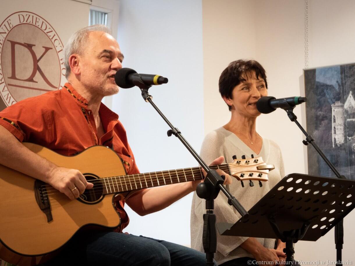 Witold Stawski i Aleksandra Fidziańska - „Bogactwo, ruina i pamięć” – słowne i muzyczne kartki z podróży po Kresach