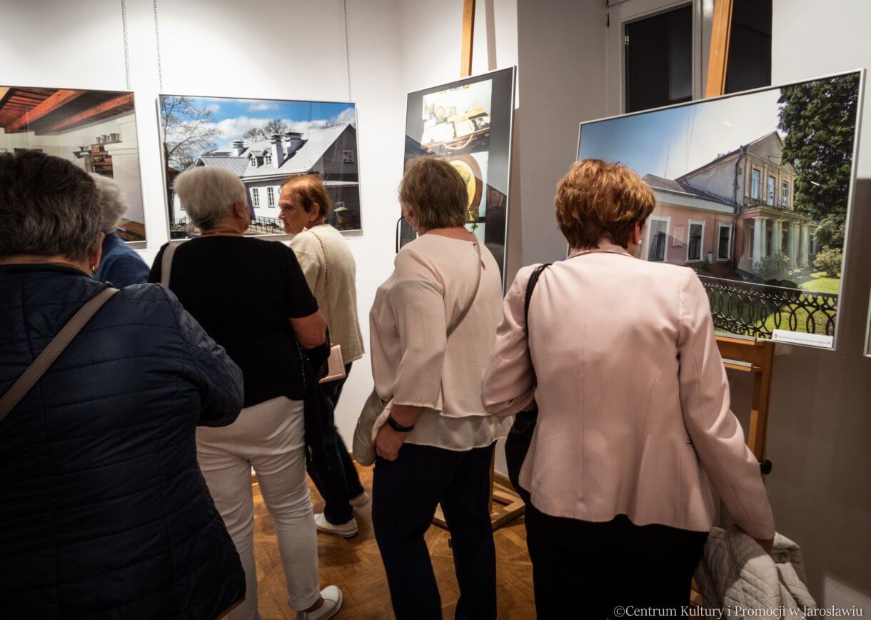 uczestnicy wernisażu