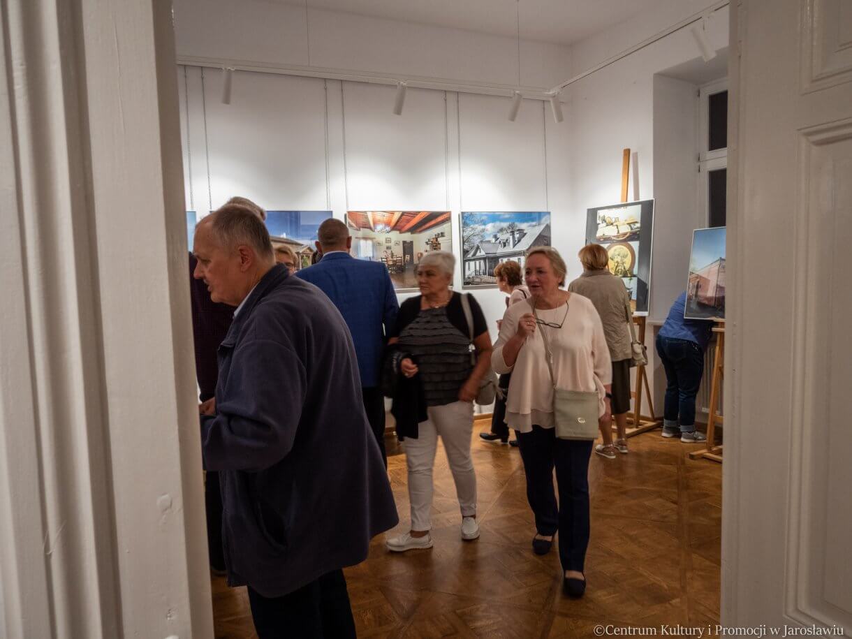 uczestnicy wernisażu