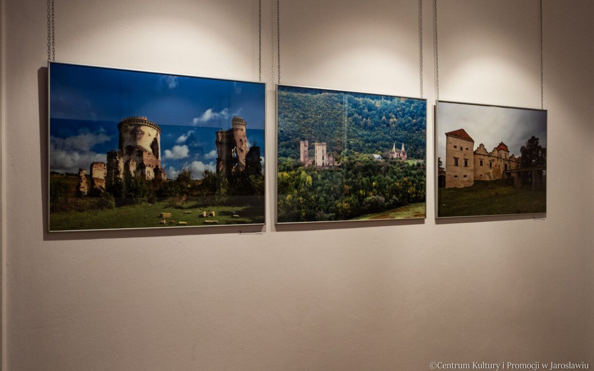 fotografie dworów i dworków kresowych w różnym stanie