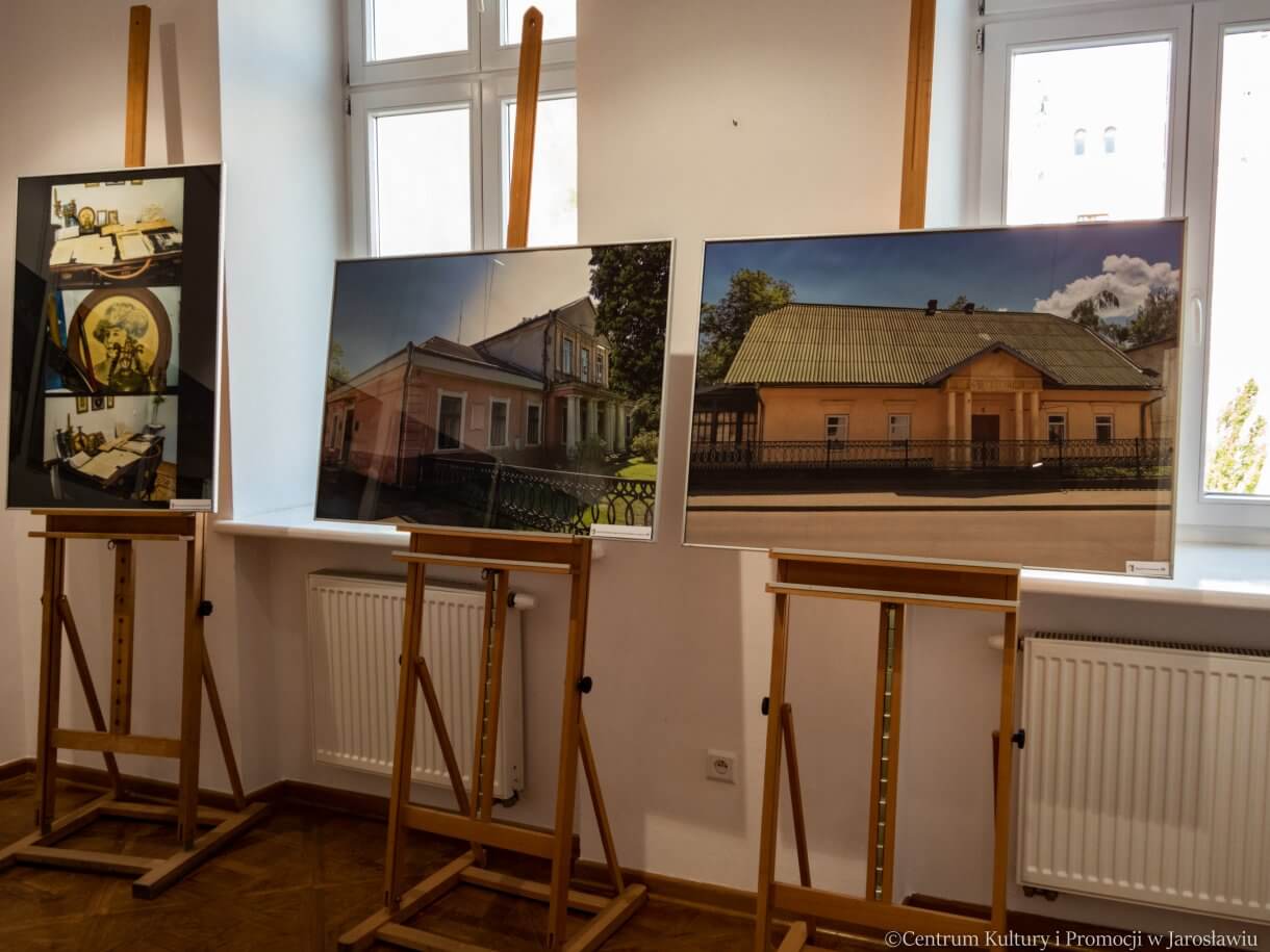 fotografie dworów i dworków kresowych w różnym stanie