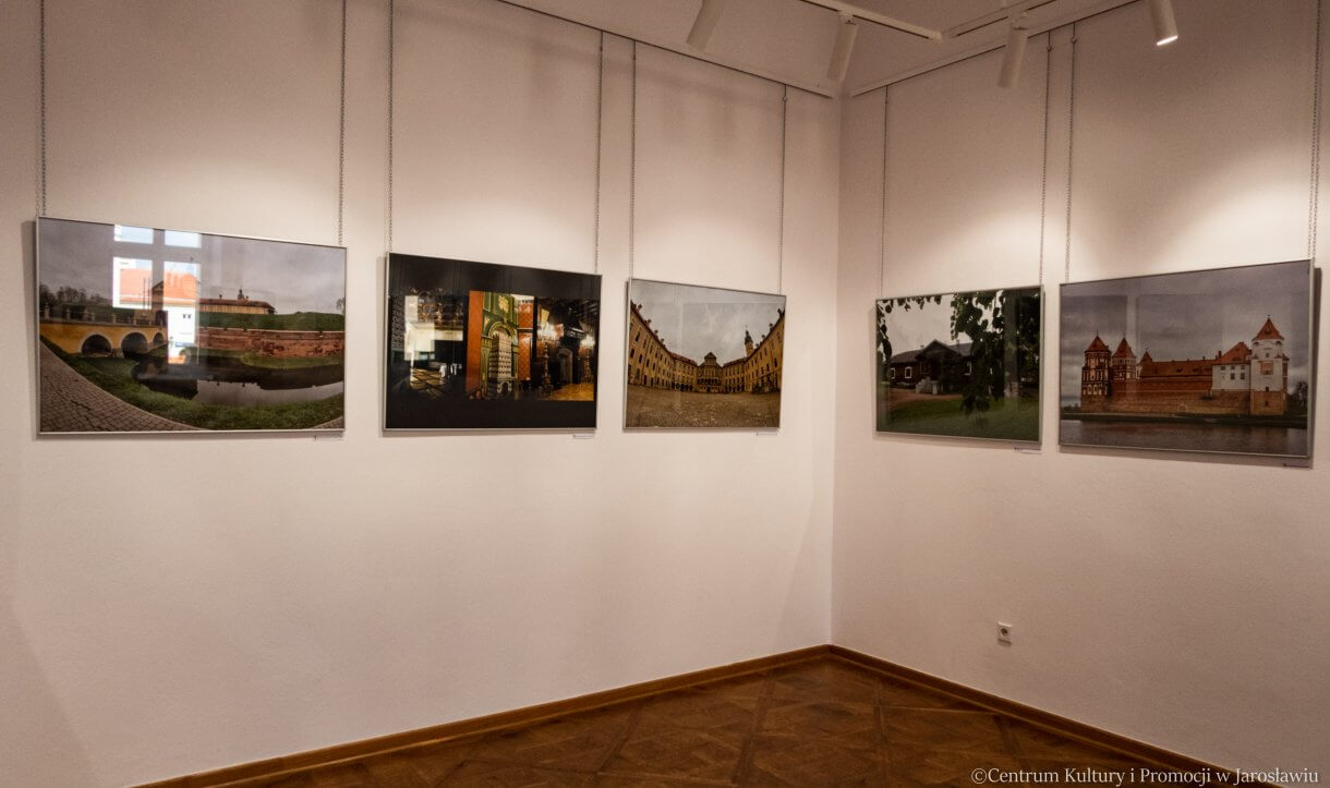 fotografie dworów i dworków kresowych w różnym stanie