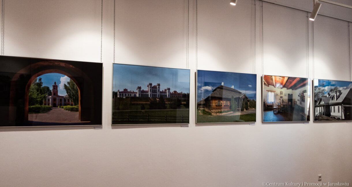 fotografie dworów i dworków kresowych w różnym stanie