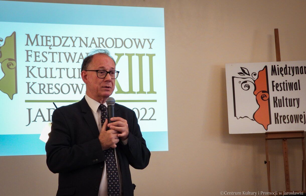 Tomasz Kuba Kozłowski podczas wykładu