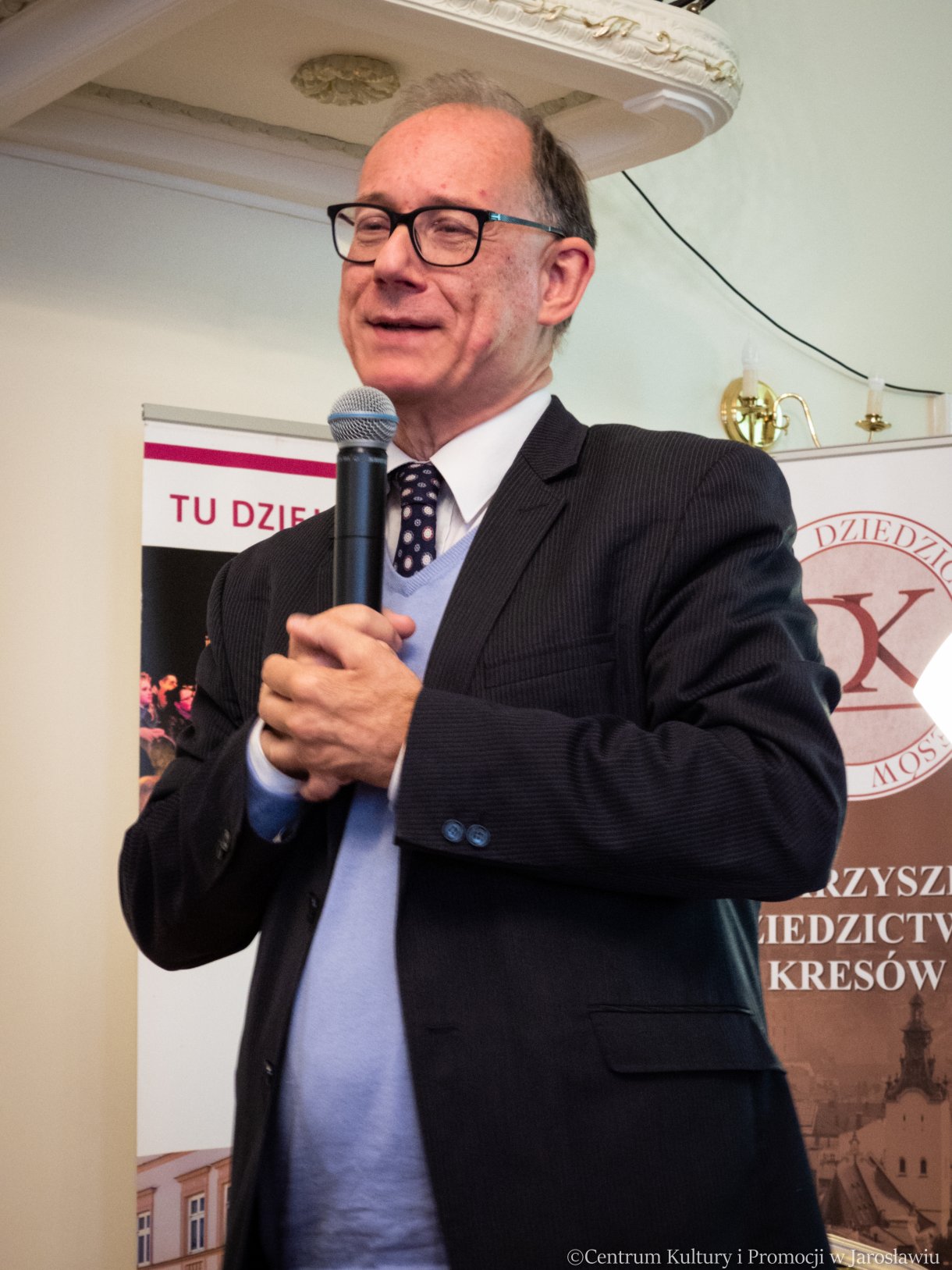 Tomasz Kuba Kozłowski podczas wykładu