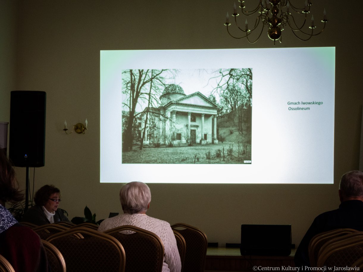 dr Agnieszka Knychalska Jaskulska w trakcie wykładu