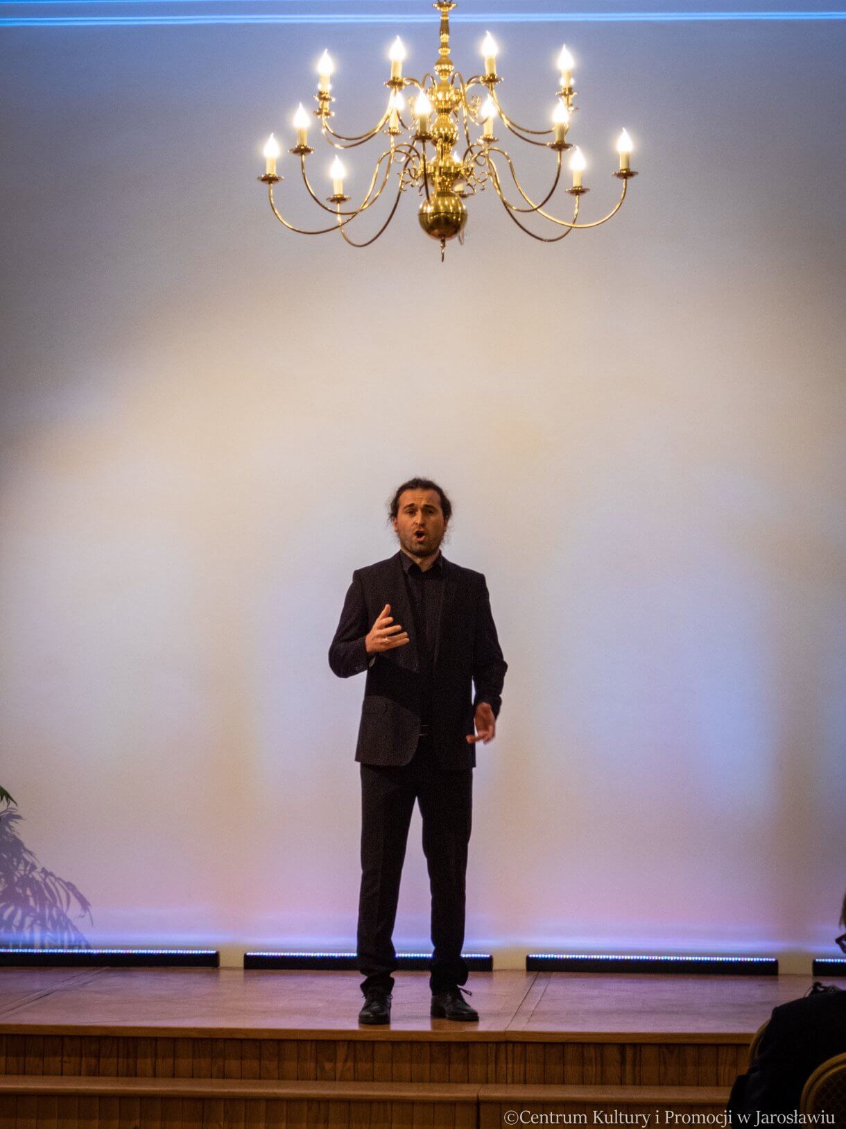 Tomasz Świerczek (tenor) podczas koncertu