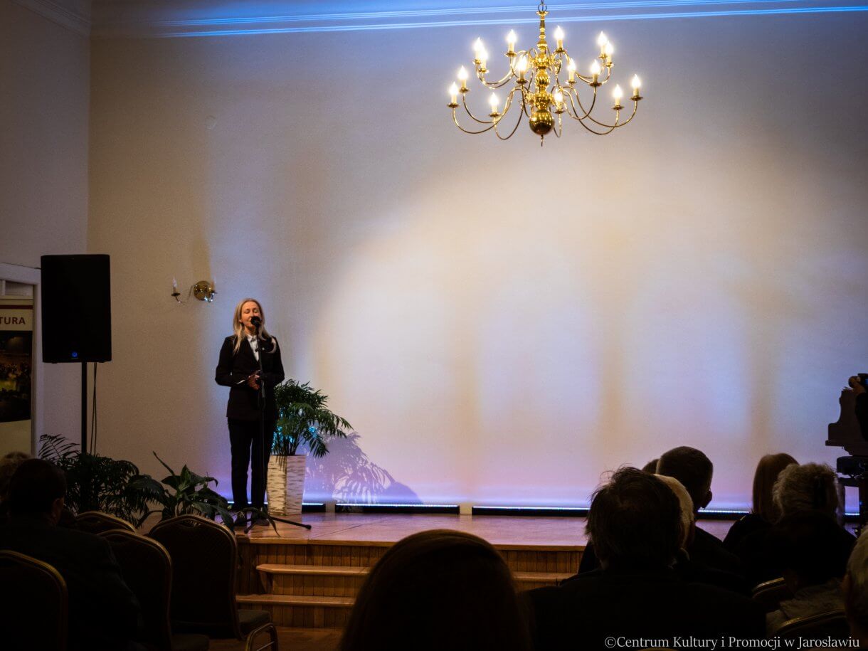 kierownik ds. organizacyjno-artystycznych podczas otwarcia XIV Sezonu artystycznego u attavantich