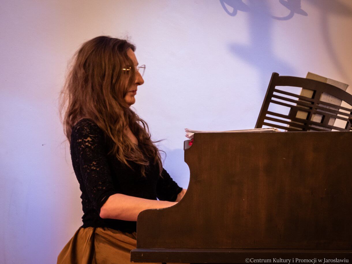 Agnieszka Ignaszewska-Magiera (fortepian).