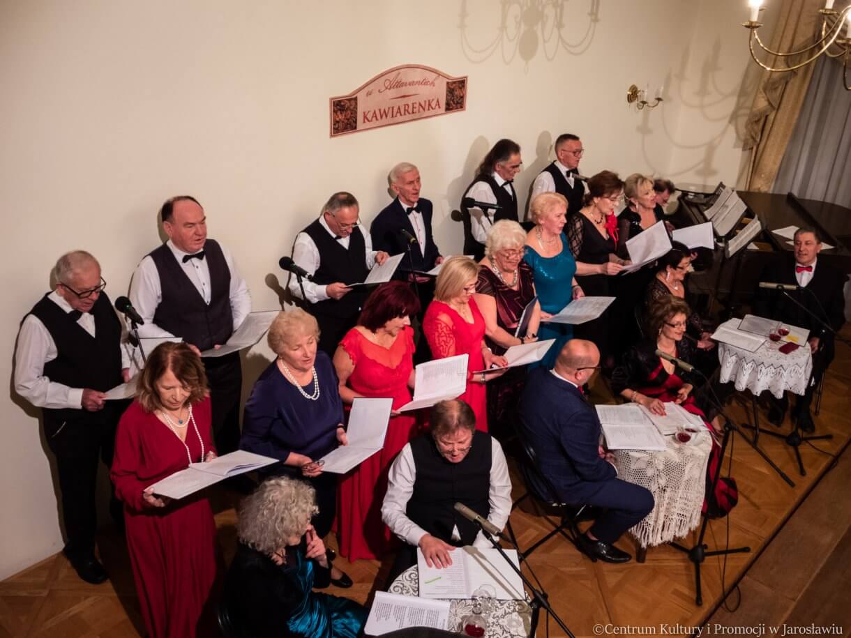 Zespół Piosenki Estradowej Sway na scenie