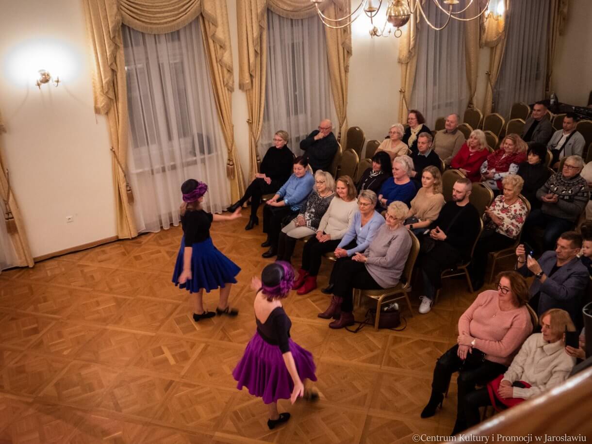 Zespół Tańca Towarzyskiego Balans podczas występu