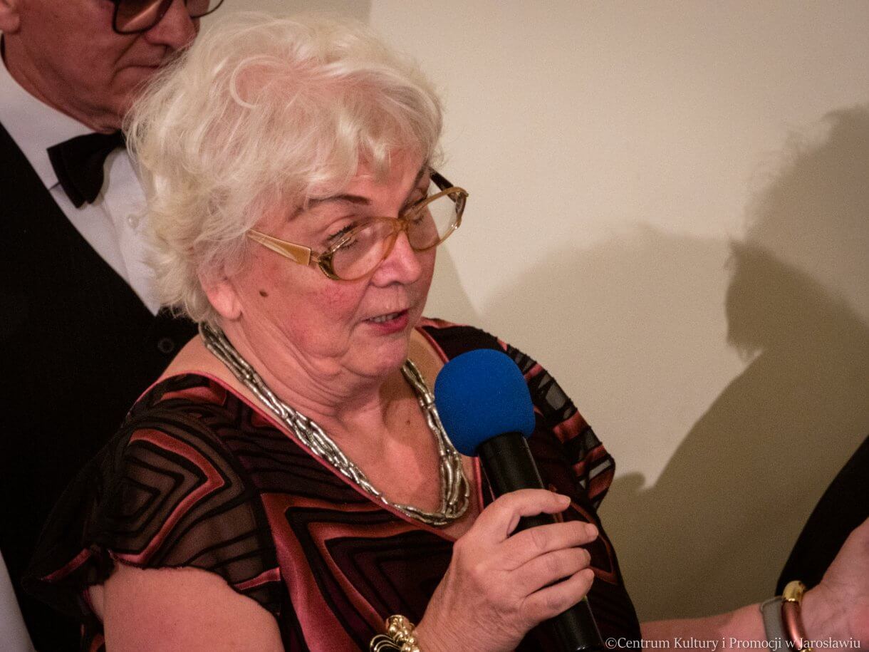 występ jednej z członków ZPE Sway