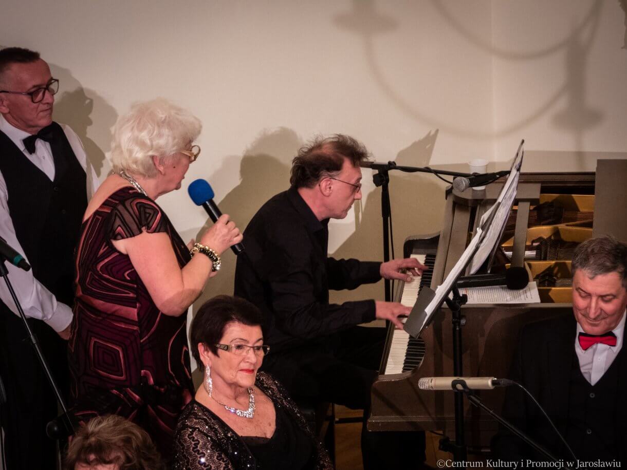 występ Zespołu Piosenki Estradowej Sway